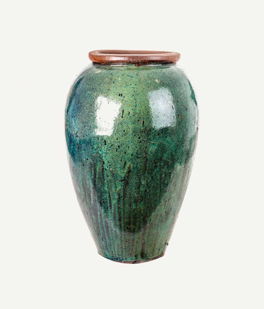 https://estudiokonzept.com/store/wp-content/uploads/2022/08/jarron-verde-grande-de-ceramica-cuma-konzept-store.jpg